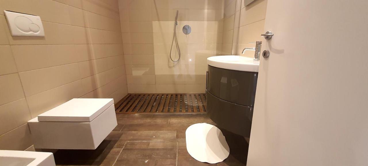 Elisabeth Waterfront Apartment Венеция Экстерьер фото
