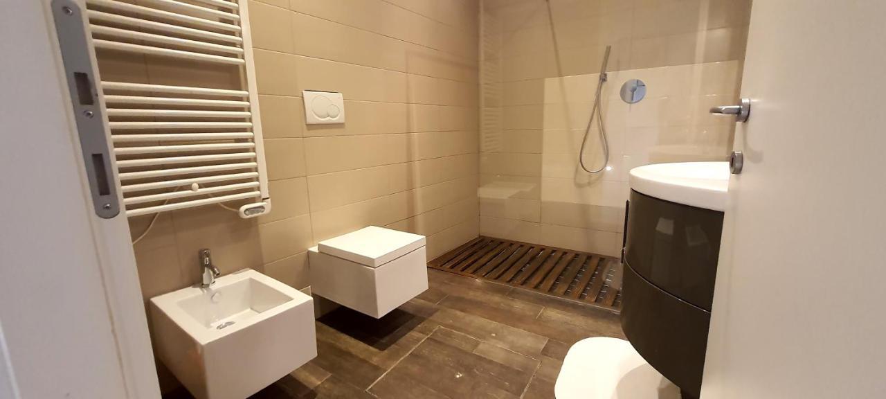 Elisabeth Waterfront Apartment Венеция Экстерьер фото