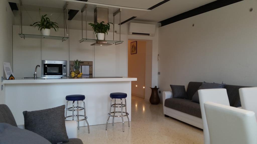 Elisabeth Waterfront Apartment Венеция Экстерьер фото