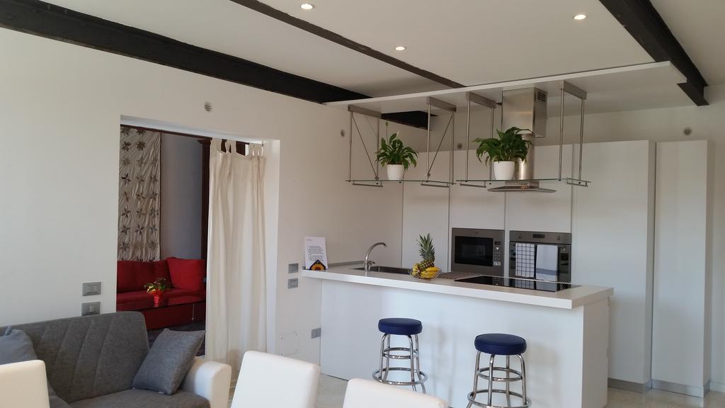 Elisabeth Waterfront Apartment Венеция Экстерьер фото